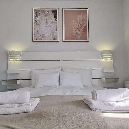 Lugas Apartman Miskolctapolca 2 Haloszoba Dezsa Es Jakuzzi Koezel A Barlangfuerdohoez Εξωτερικό φωτογραφία