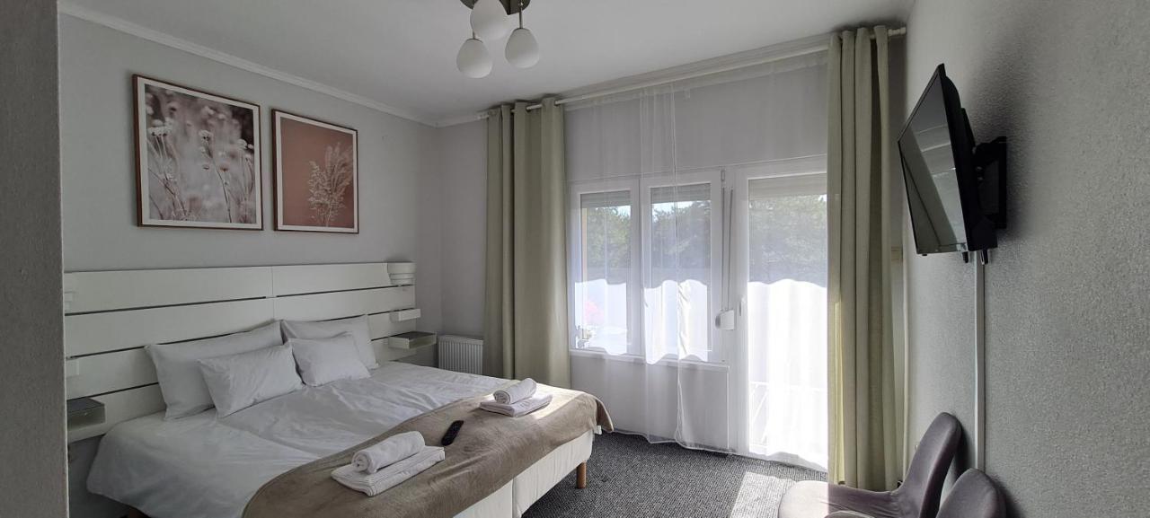 Lugas Apartman Miskolctapolca 2 Haloszoba Dezsa Es Jakuzzi Koezel A Barlangfuerdohoez Εξωτερικό φωτογραφία