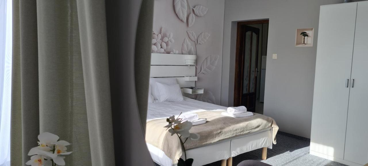 Lugas Apartman Miskolctapolca 2 Haloszoba Dezsa Es Jakuzzi Koezel A Barlangfuerdohoez Εξωτερικό φωτογραφία