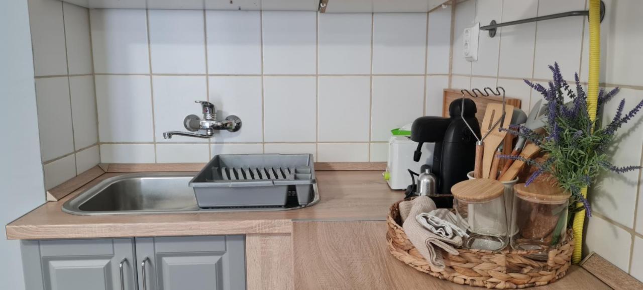 Lugas Apartman Miskolctapolca 2 Haloszoba Dezsa Es Jakuzzi Koezel A Barlangfuerdohoez Εξωτερικό φωτογραφία
