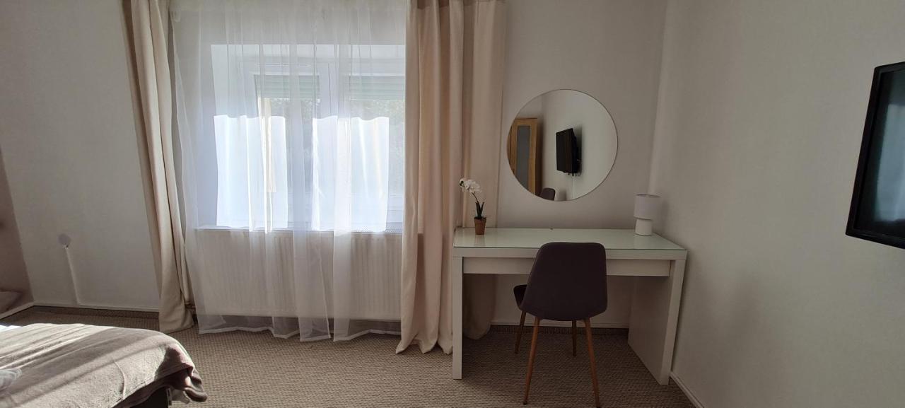 Lugas Apartman Miskolctapolca 2 Haloszoba Dezsa Es Jakuzzi Koezel A Barlangfuerdohoez Εξωτερικό φωτογραφία
