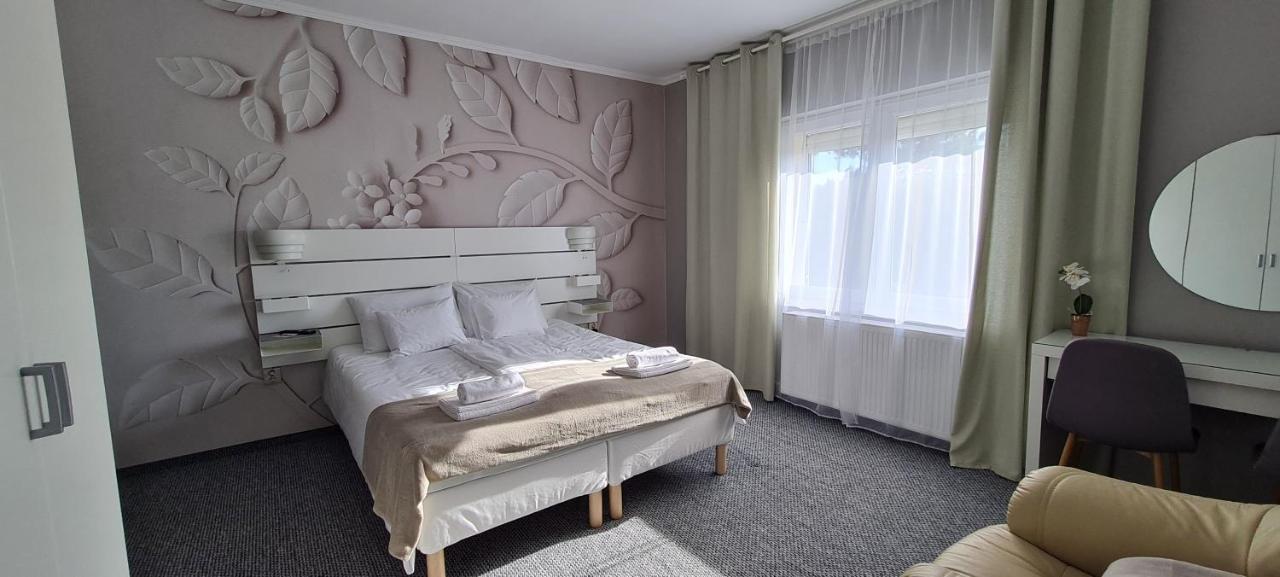 Lugas Apartman Miskolctapolca 2 Haloszoba Dezsa Es Jakuzzi Koezel A Barlangfuerdohoez Εξωτερικό φωτογραφία