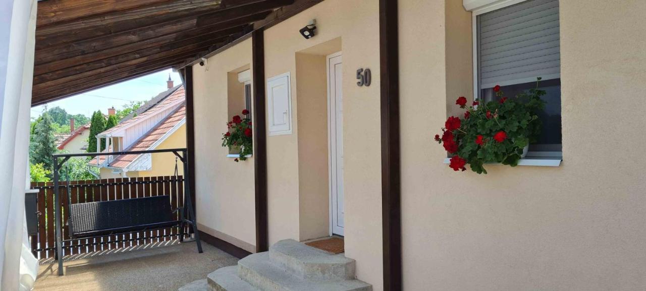Lugas Apartman Miskolctapolca 2 Haloszoba Dezsa Es Jakuzzi Koezel A Barlangfuerdohoez Εξωτερικό φωτογραφία